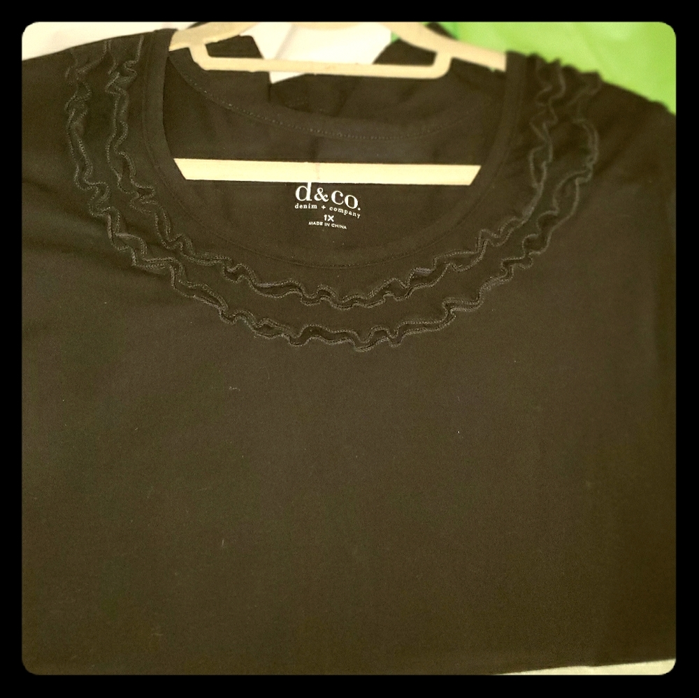 NWOT Denim Co black blouse